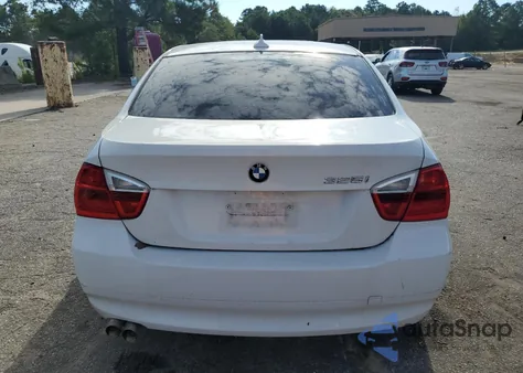 2006 BMW 325 I z USA, uszkodzony, nr VIN WBAVB13586KX45781
